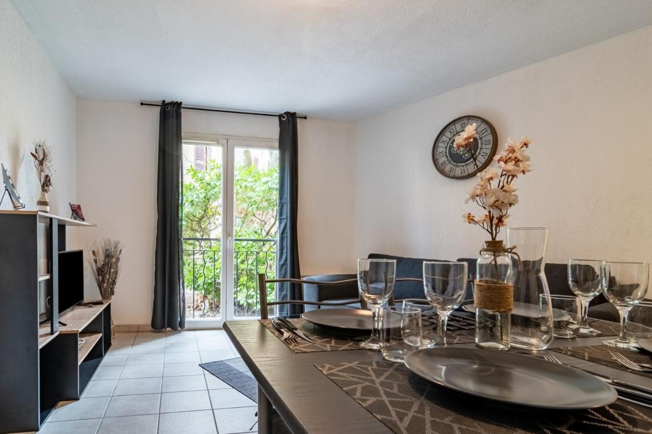 Le Laury Apartment Le Luc Exterior photo